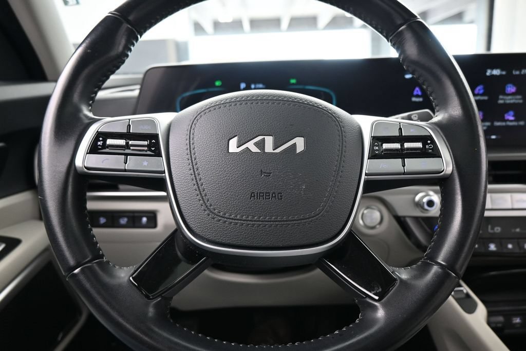 Used 2025 Kia Telluride S FWD image 28
