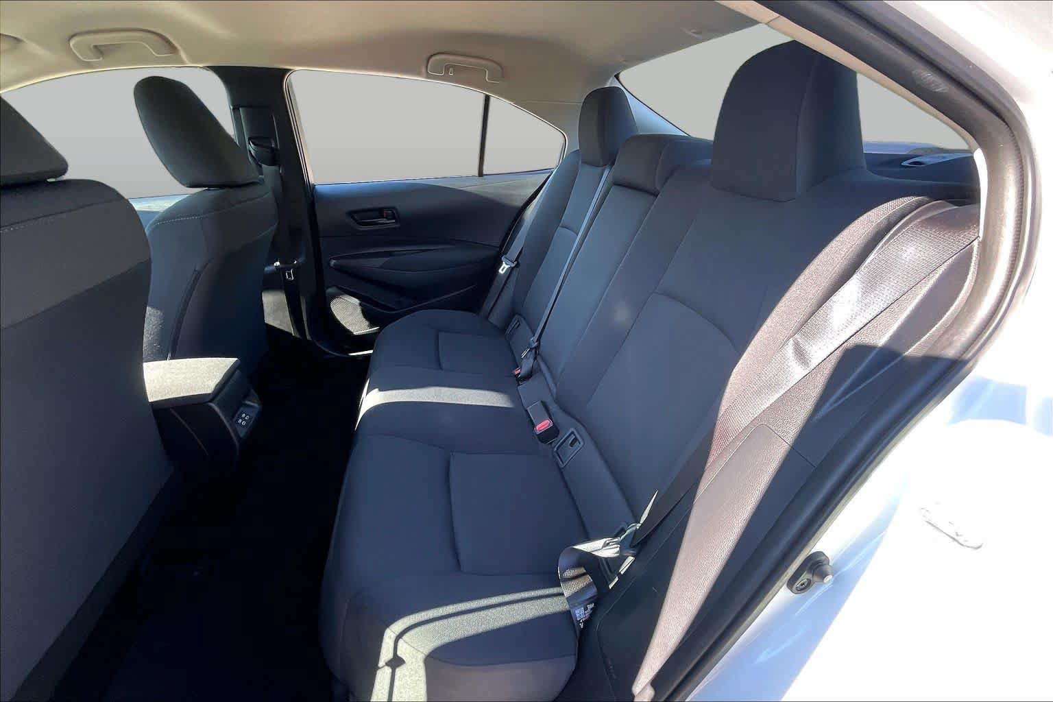 Used 2025 Toyota Corolla LE FWD image 20