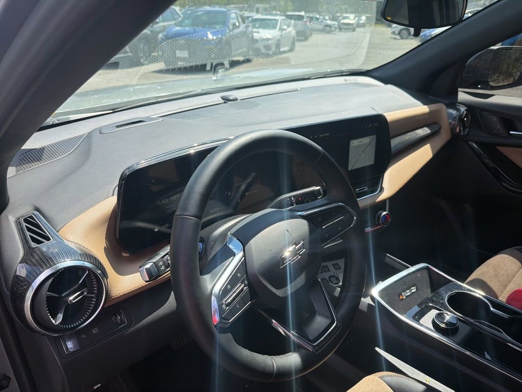 Used 2025 Chevrolet Equinox ACTIV FWD image 15