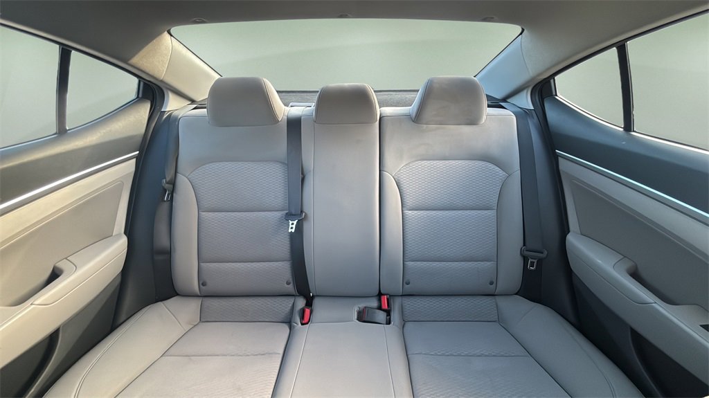 Used 2020 Hyundai Elantra SEL image 11