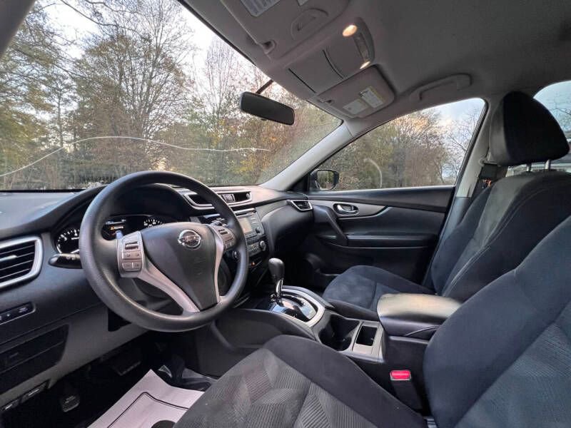 Used 2016 Nissan Rogue S image 12
