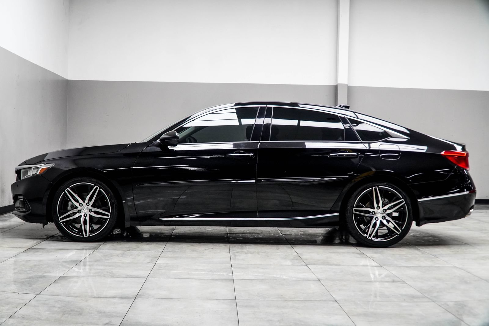 Used 2021 Honda Accord Touring image 9