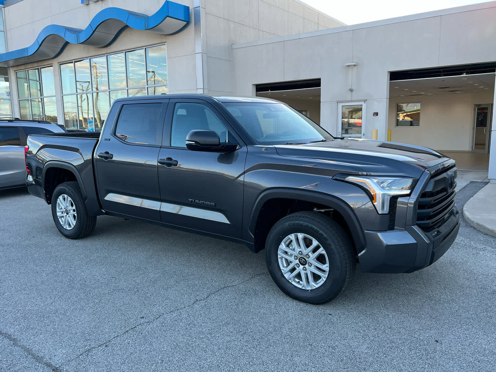 New 2026 Toyota Tundra SR5 w/ SR5 Convenience Package