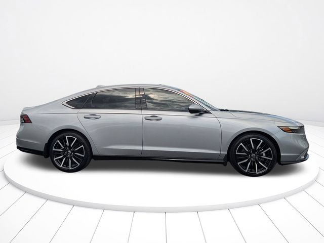 Used 2023 Honda Accord Touring image 2