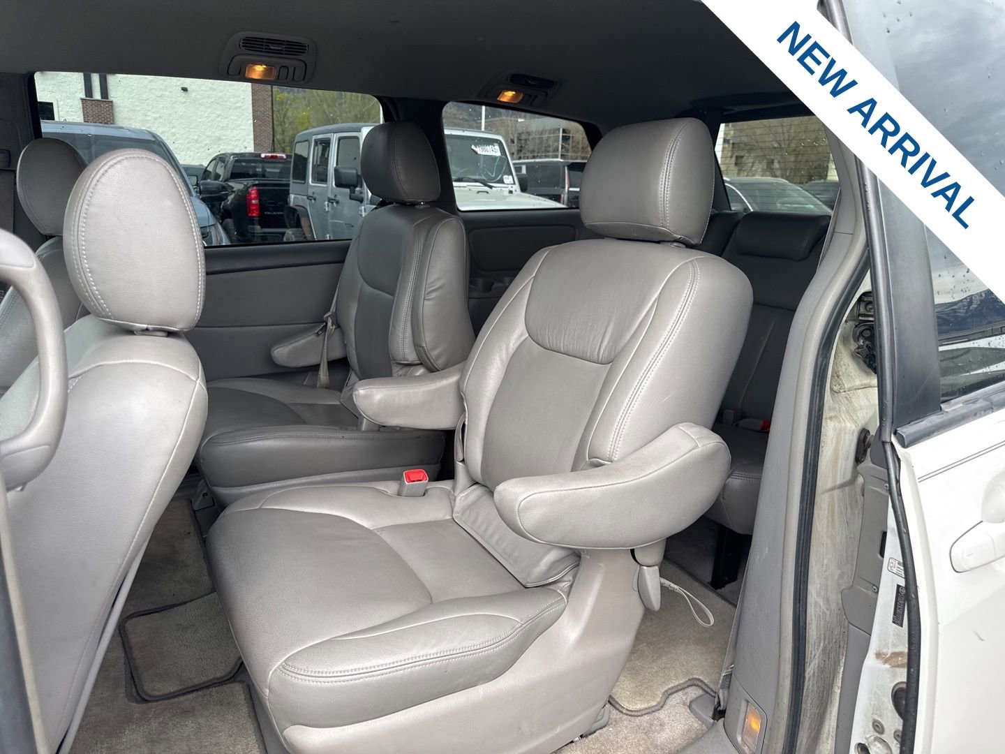 Used 2008 Toyota Sienna CE image 14