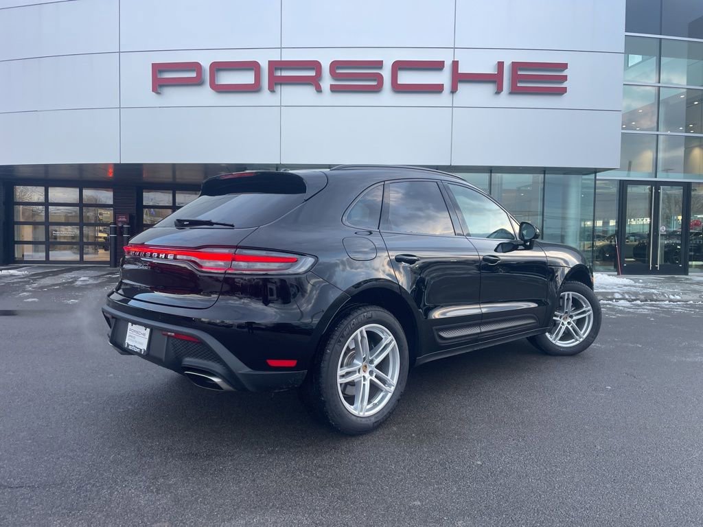 Certified 2025 Porsche Macan AWD/4WD image 11