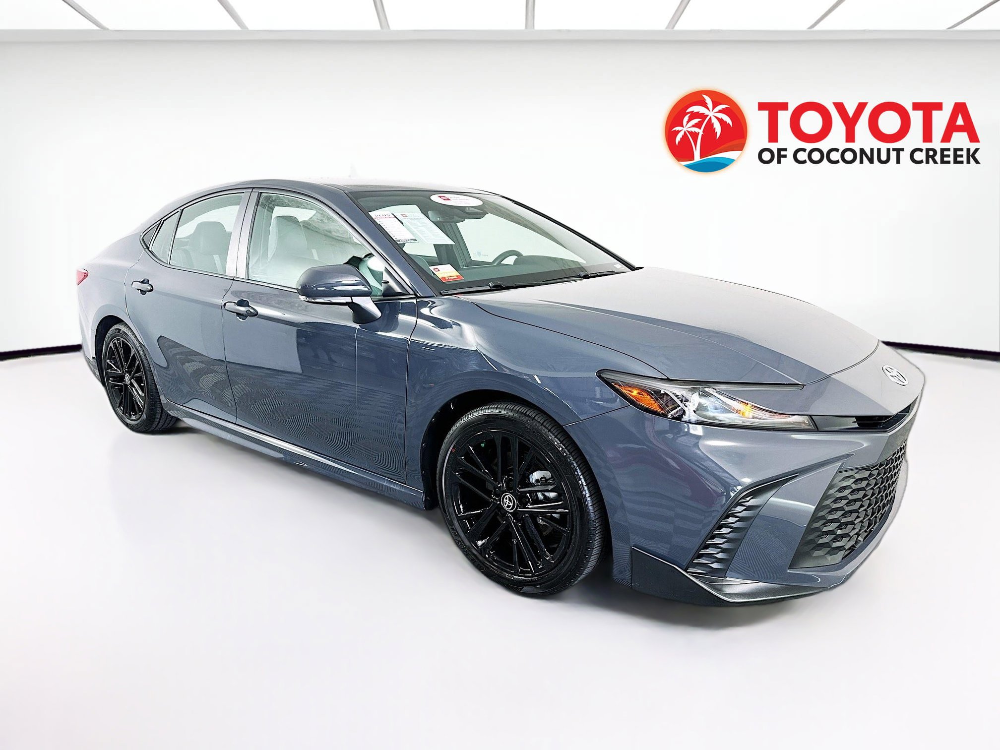 Used 2025 Toyota Camry SE w/ Convenience Package