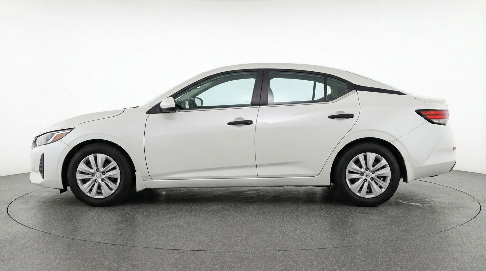 Used 2025 Nissan Sentra S image 5