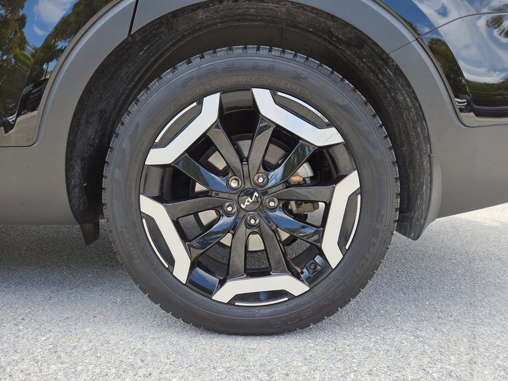 Used 2024 Kia Telluride EX w/ EX Captain's Chair Package FWD image 17