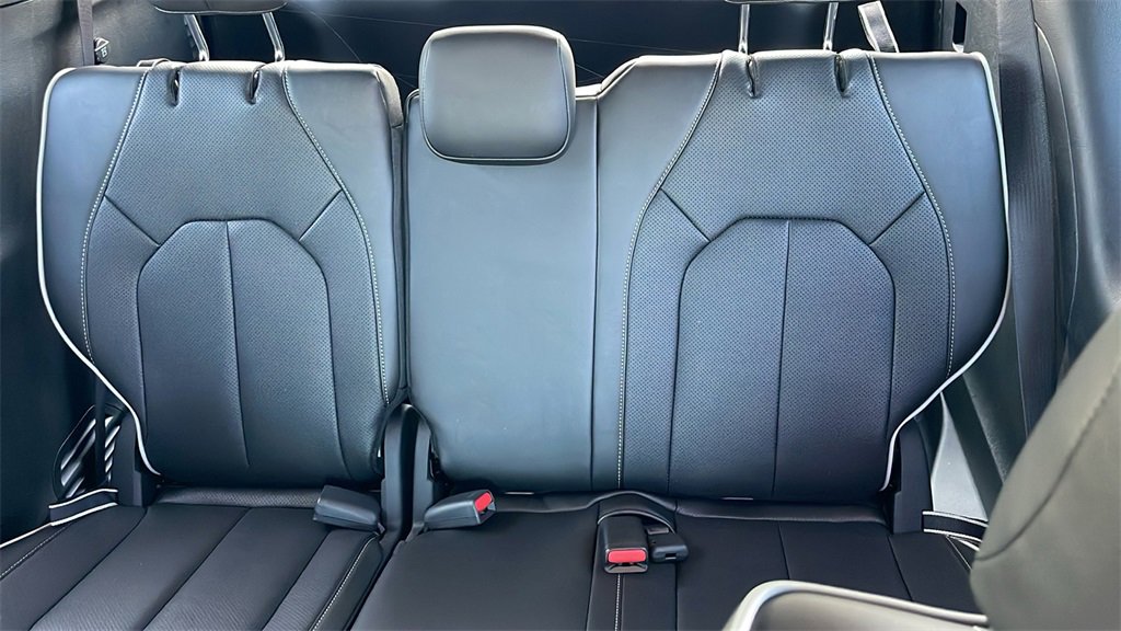 New 2025 Chrysler Pacifica Limited image 11