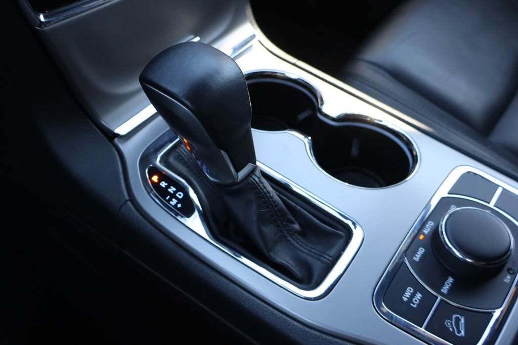 Used 2021 Jeep Grand Cherokee Limited AWD/4WD image 9