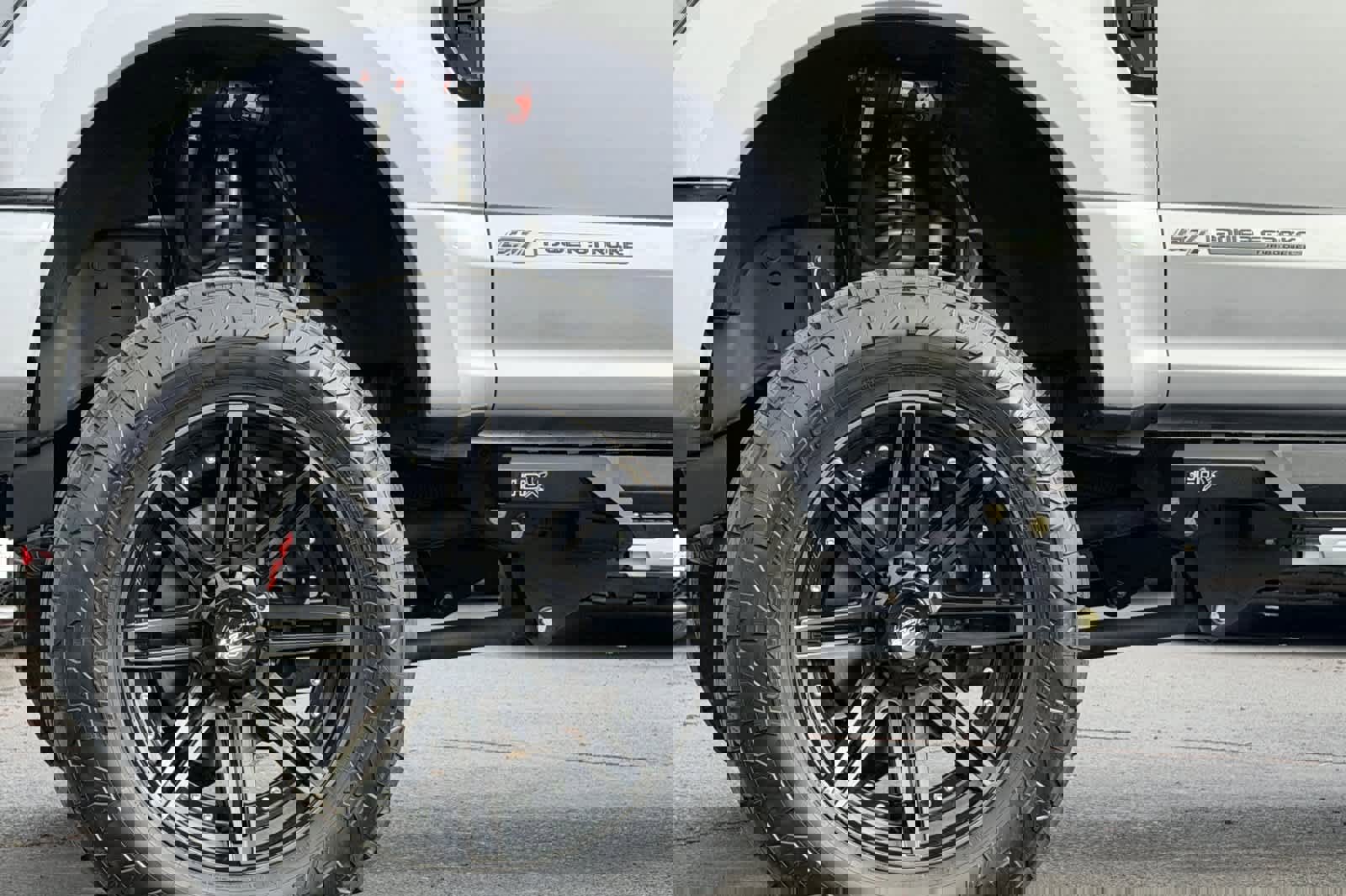 Used 2022 Ford F250 Lariat w/ Black Appearance Package image 29