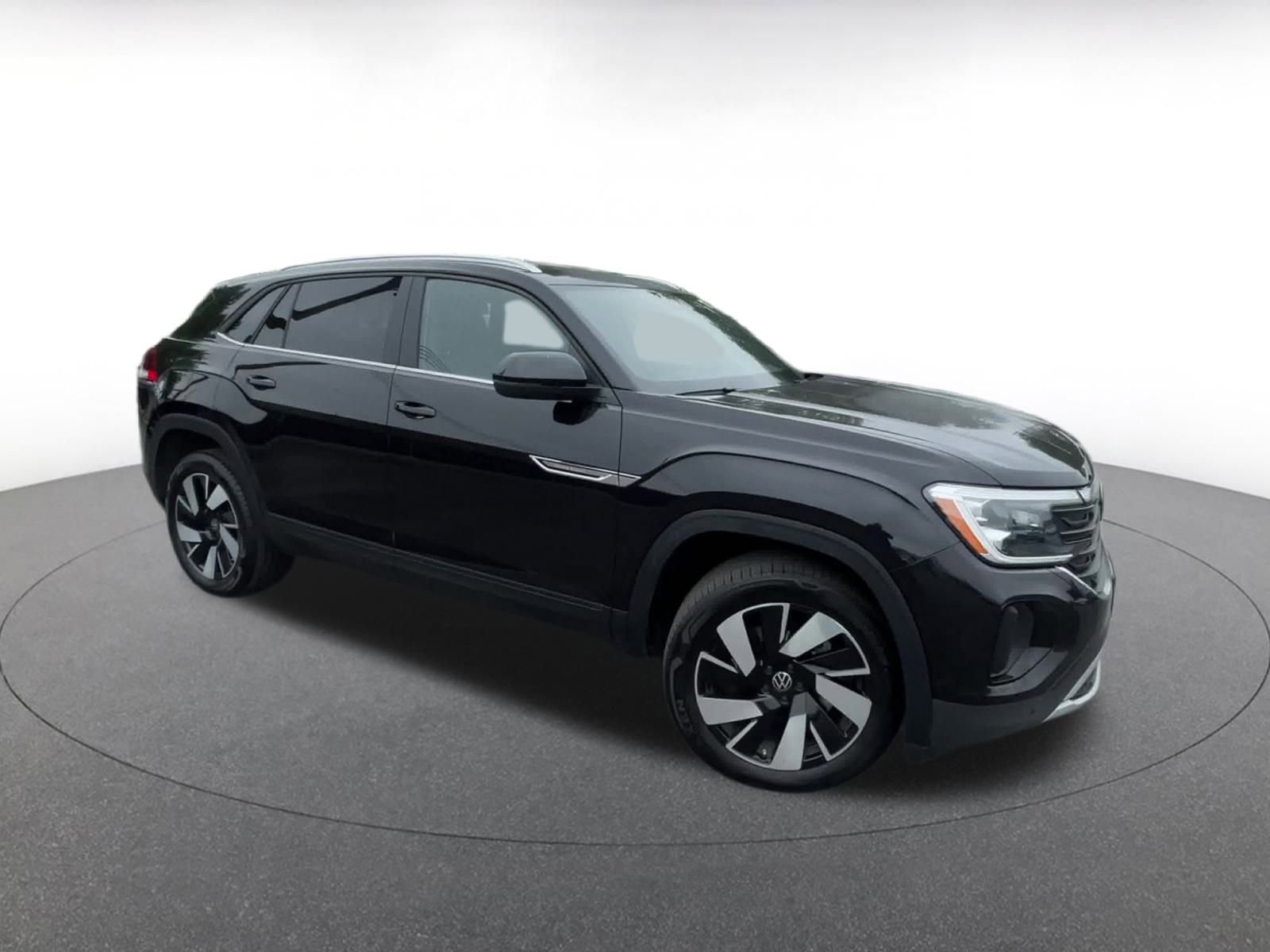 Used 2025 Volkswagen Atlas Cross Sport SE video 2