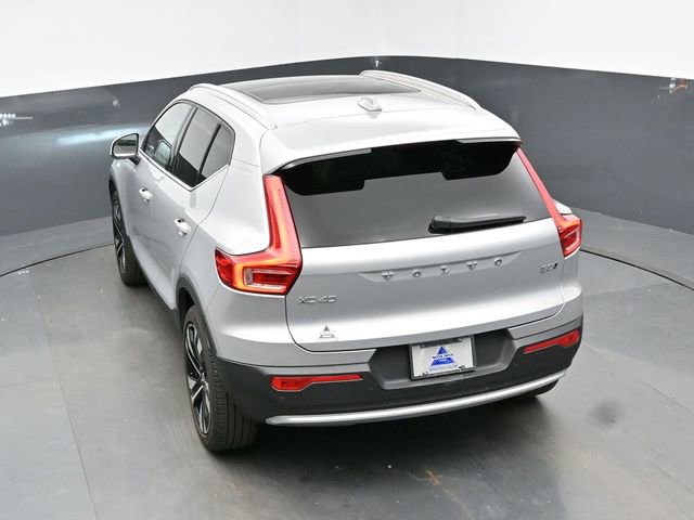 Used 2023 Volvo XC40 B5 Ultimate w/ Climate Package image 25