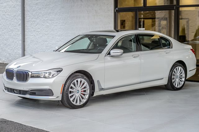 Used 2019 BMW 740i xDrive w/ Executive Package image 6