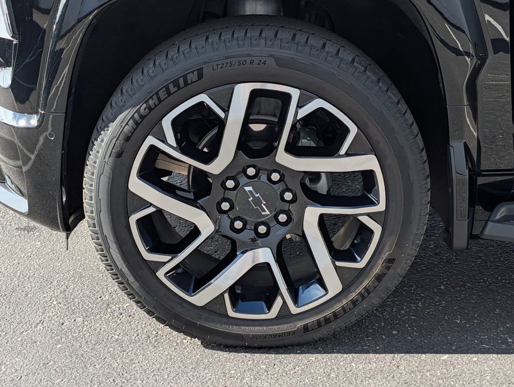 Used 2024 Chevrolet Silverado EV RST AWD/4WD image 12