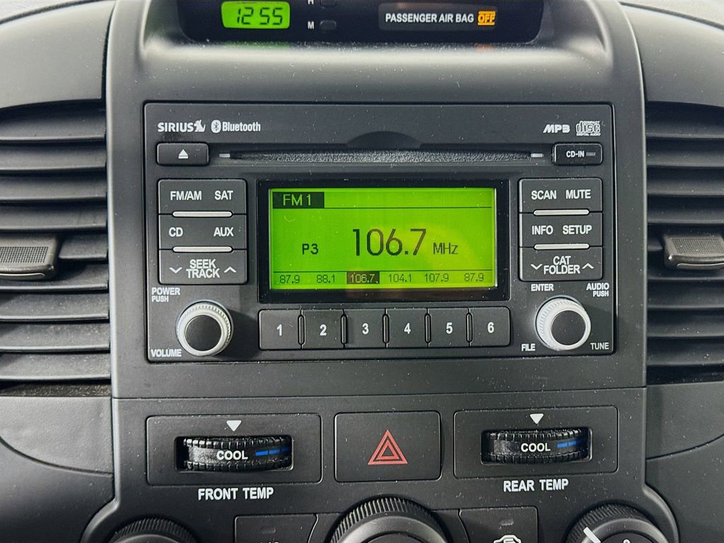 Used 2011 Kia Sedona LX image 11