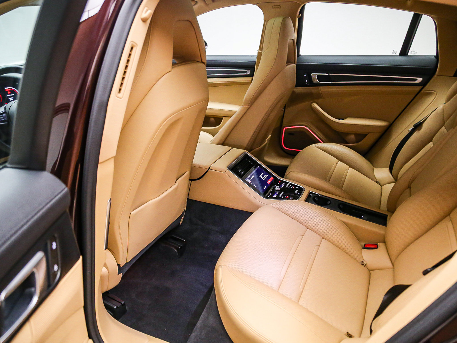 Certified 2023 Porsche Panamera Platinum Edition RWD image 23