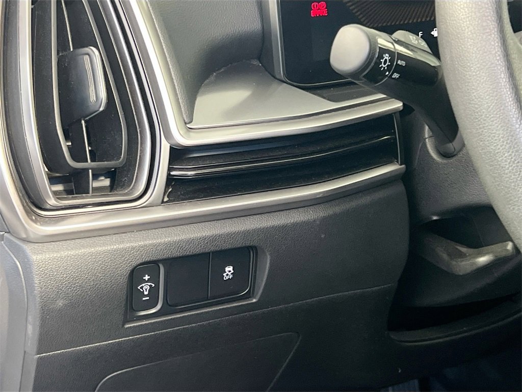 Certified 2024 Kia Sorento LX image 11