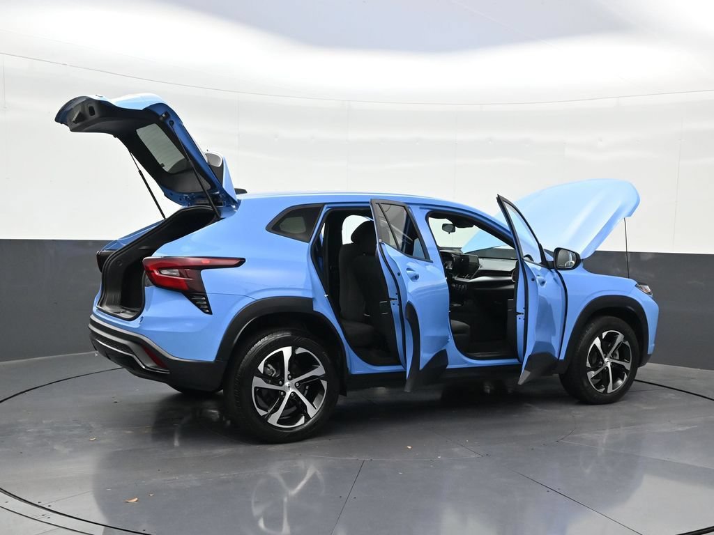 Used 2024 Chevrolet Trax RS FWD image 28