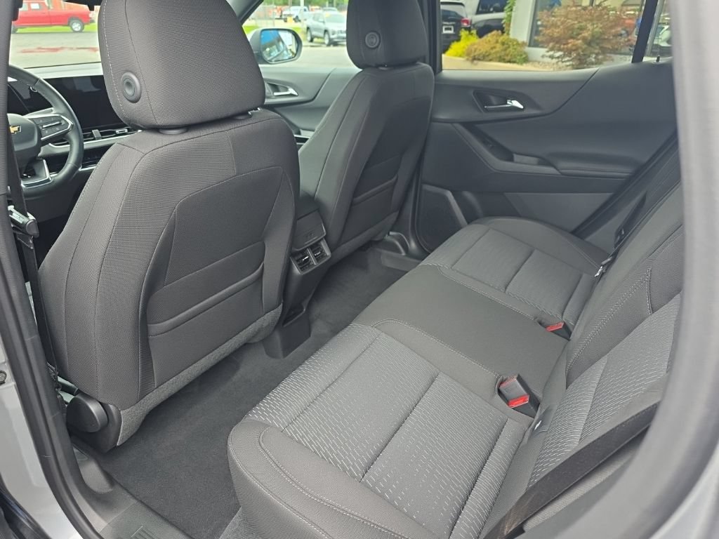 Used 2026 Chevrolet Equinox LT AWD/4WD image 24