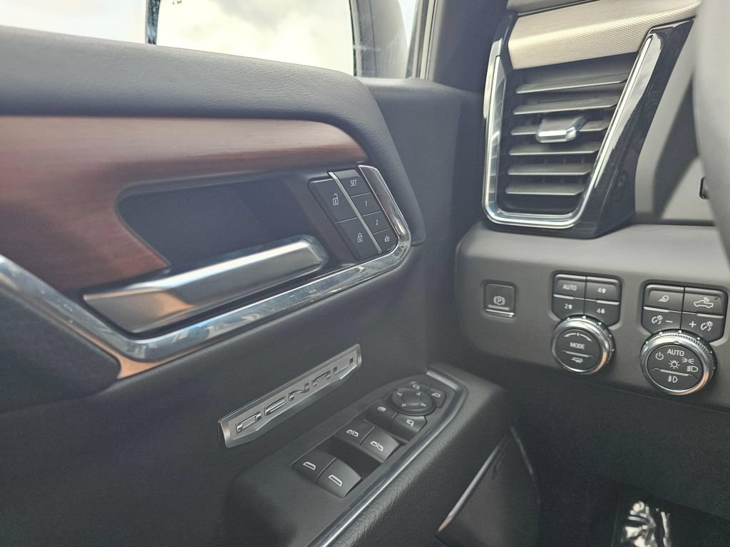 Used 2023 GMC Sierra 1500 Denali w/ Technology Package AWD/4WD image 68