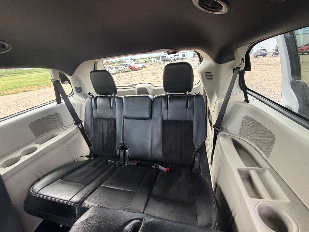 Used 2018 Dodge Grand Caravan SXT FWD image 13