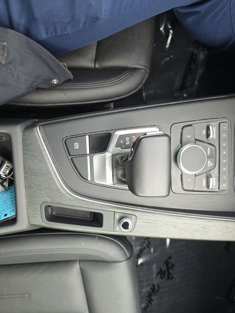 Used 2019 Audi A4 2.0T Premium image 19