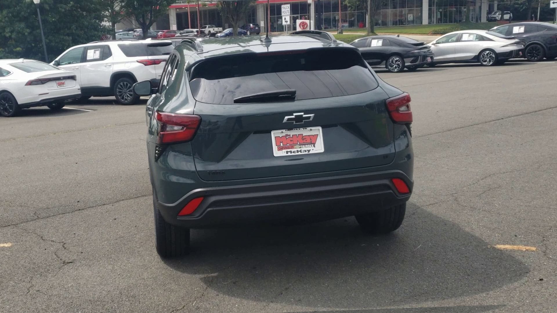 New 2026 Chevrolet Trax LT w/ Driver Confidence Package FWD image 31