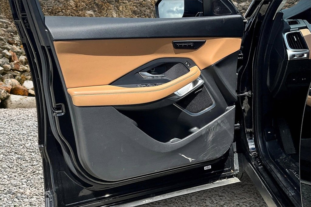 Used 2022 Jaguar E-PACE SE image 22