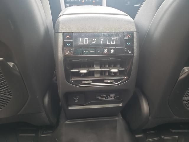 Used 2023 Jeep Grand Cherokee Overland w/ Luxury Tech Group IV AWD/4WD image 13