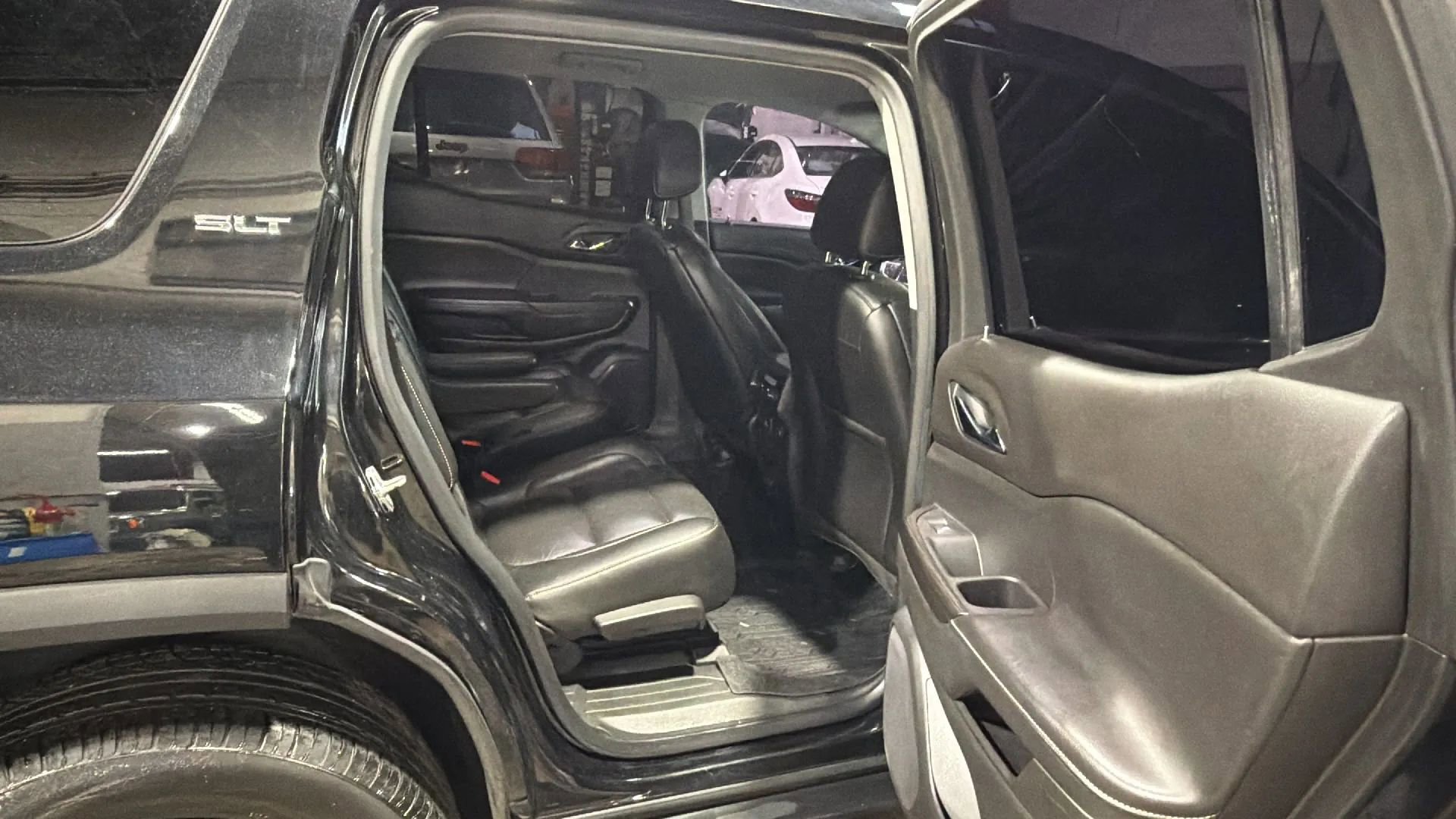 Used 2019 GMC Acadia SLT w/ LPO, Floor Liner Package FWD image 26