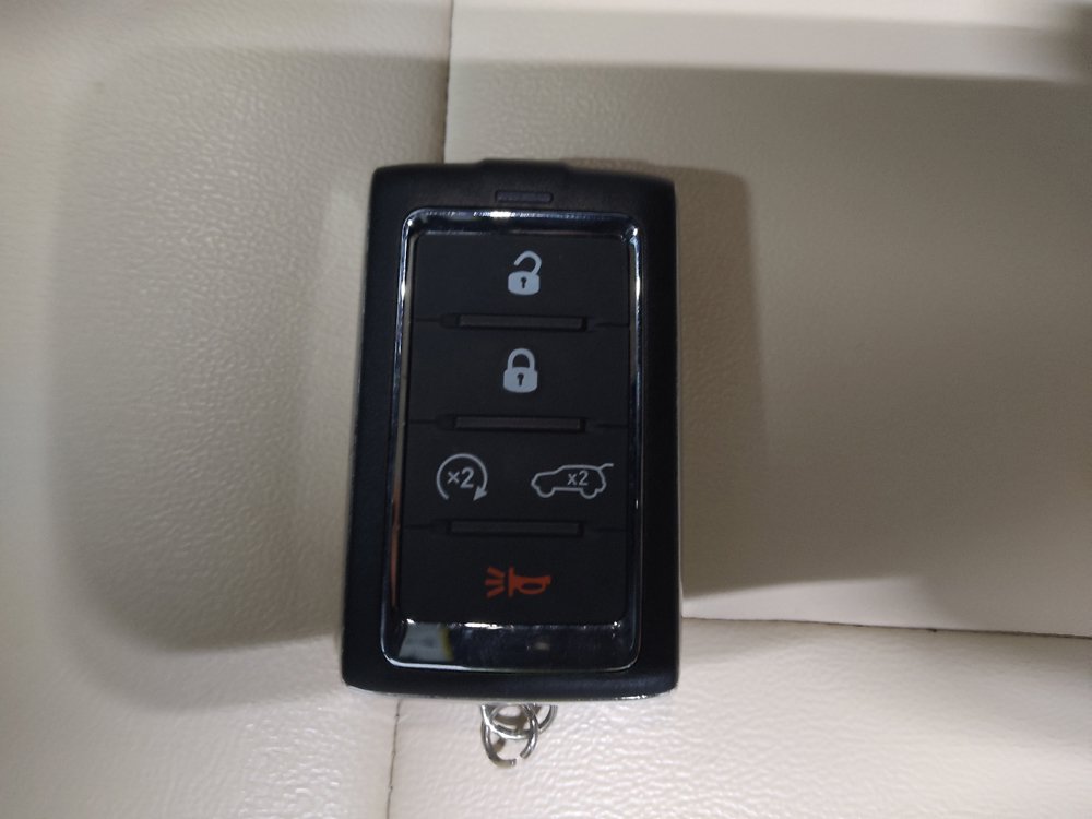 Used 2023 Jeep Grand Cherokee Limited AWD/4WD image 32