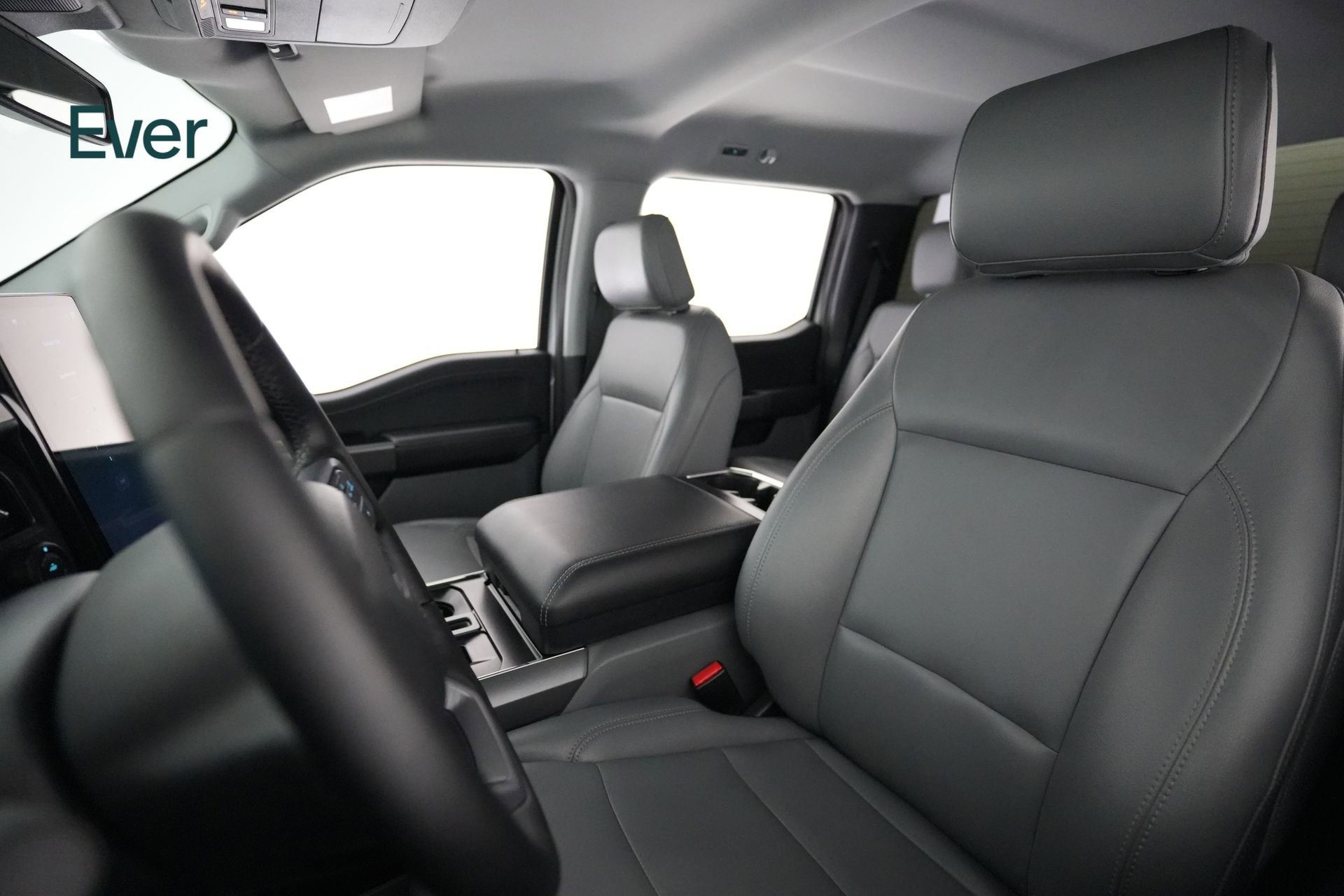 Used 2025 Ford F150 Lightning Flash image 4