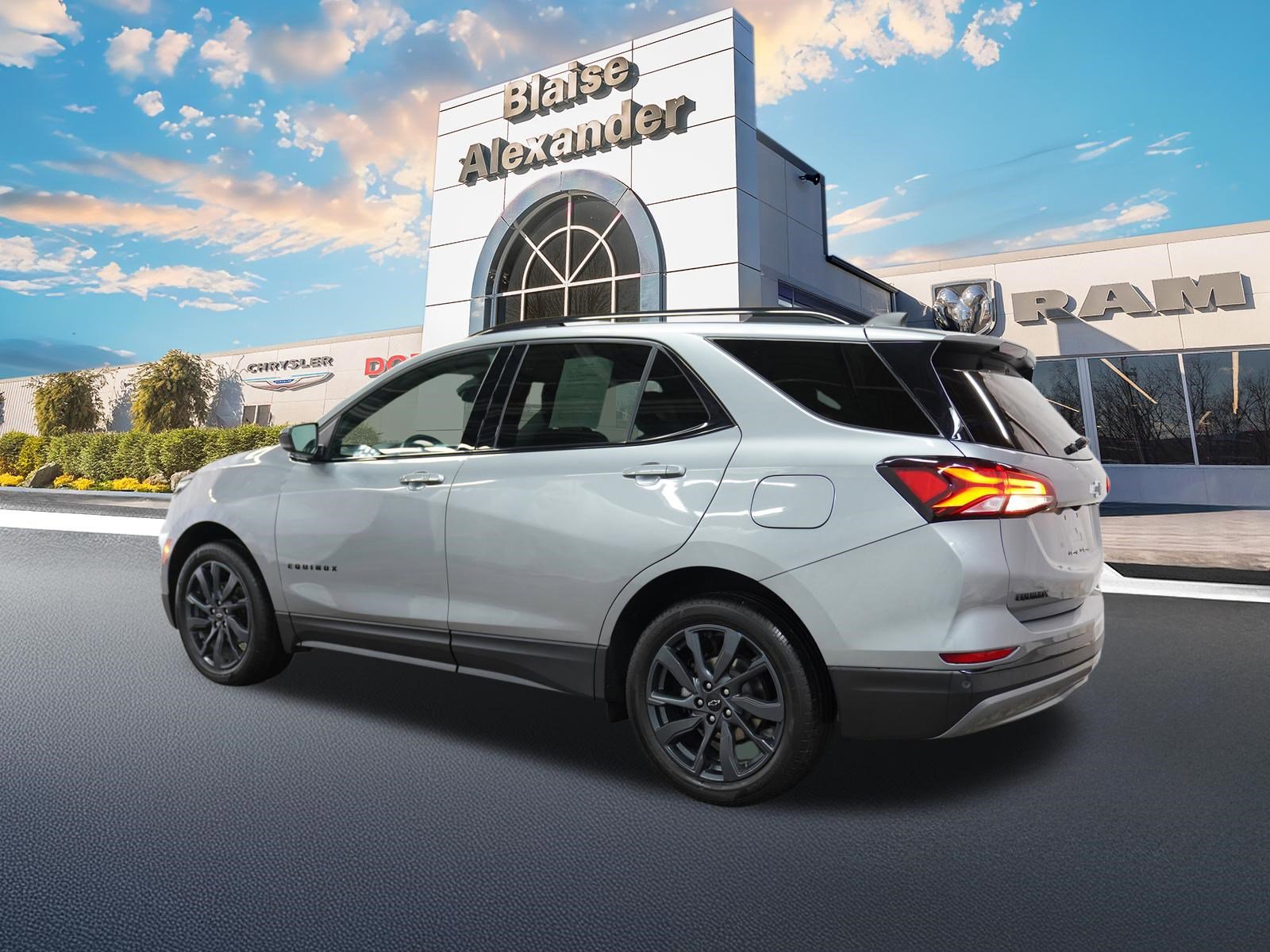 Used 2024 Chevrolet Equinox RS image 9