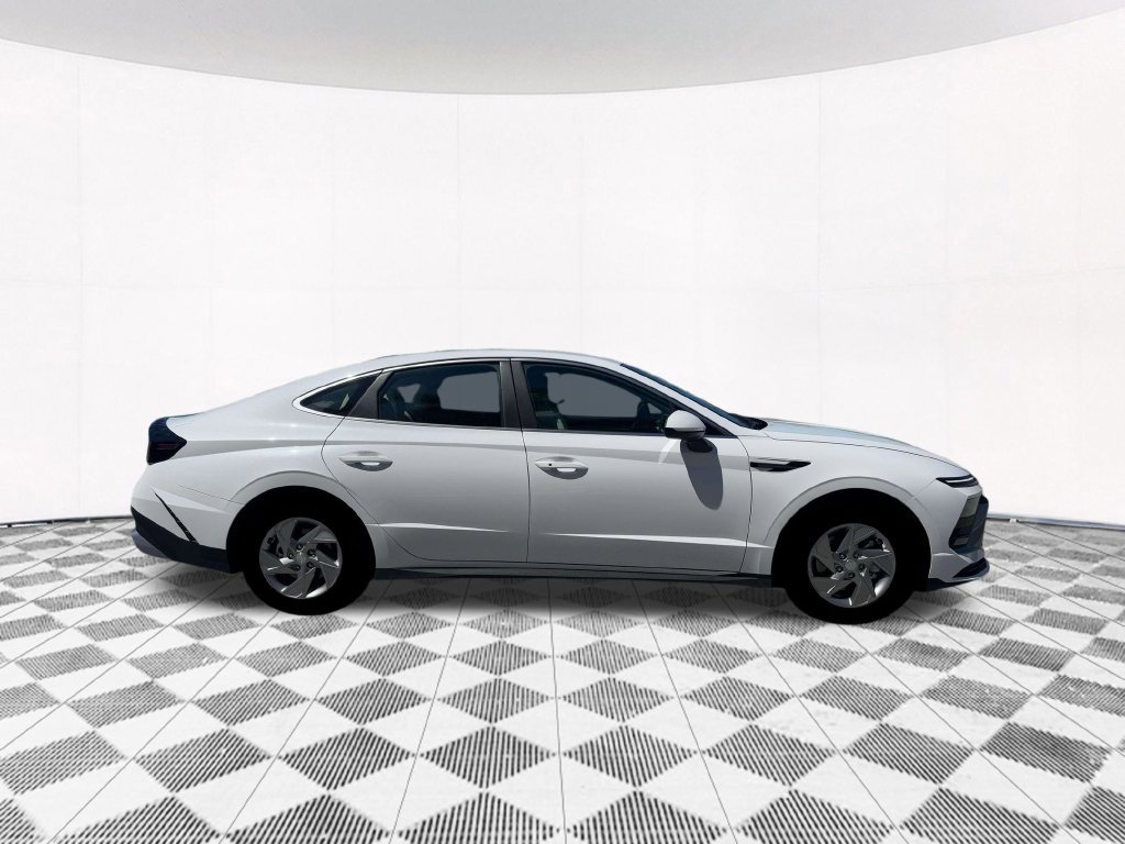 New 2026 Hyundai Sonata SE FWD image 14