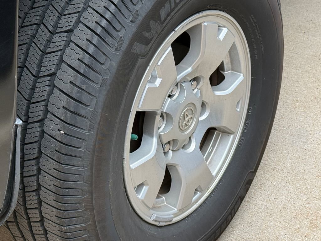 Used 2005 Toyota Tacoma PreRunner image 10