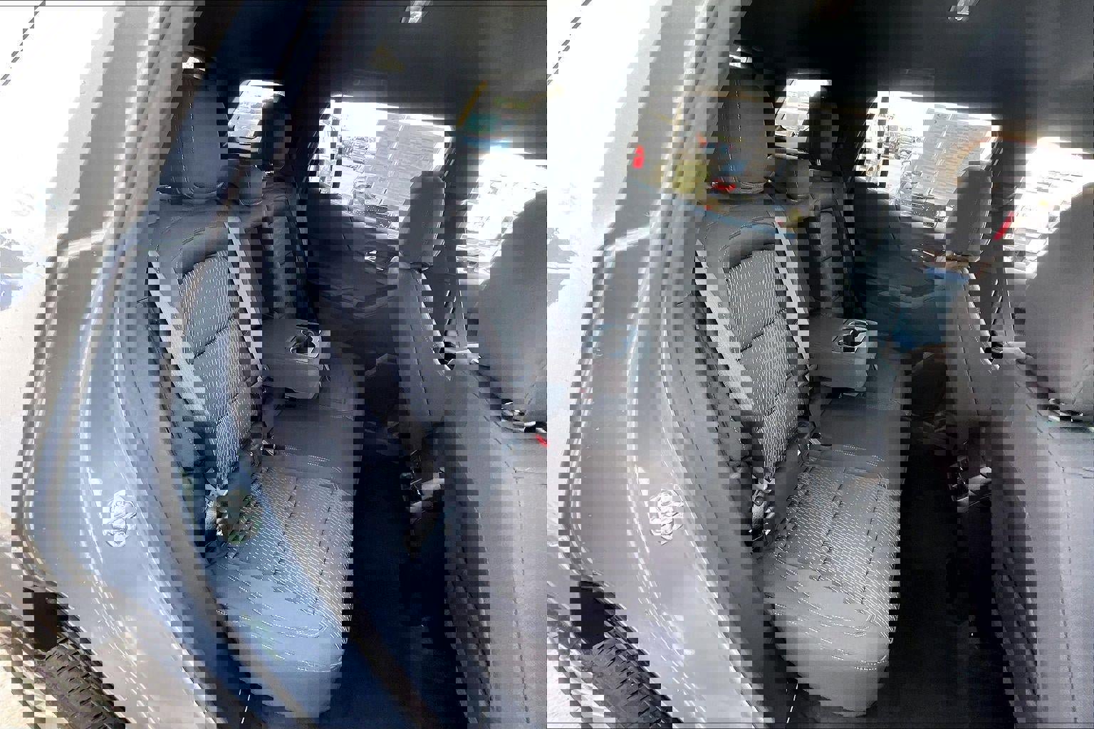 Used 2025 Chevrolet Equinox LT AWD/4WD image 23