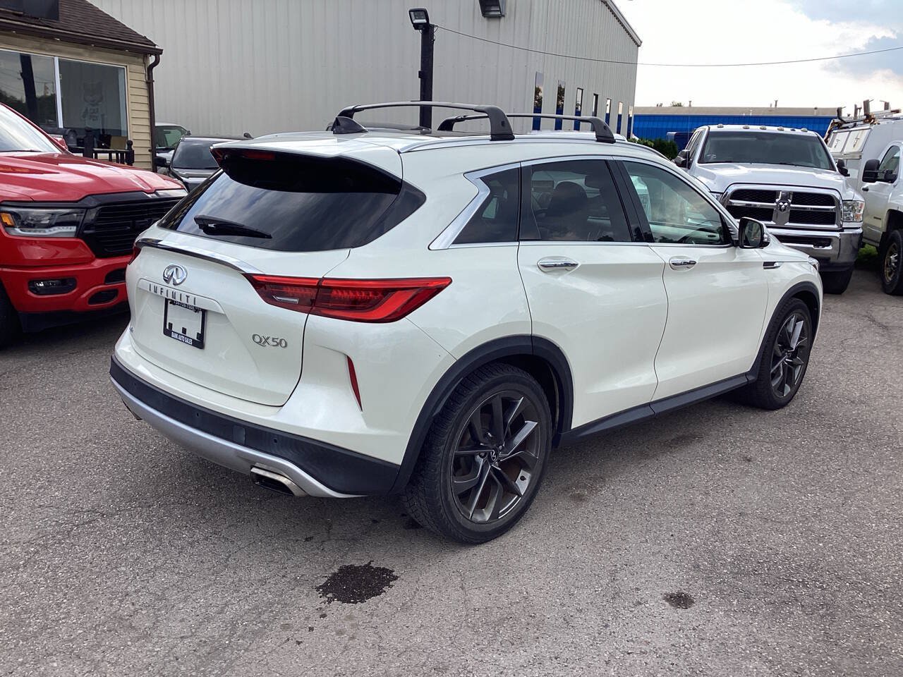 Used 2019 INFINITI QX50 Essential w/ Proactive Package AWD/4WD image 2