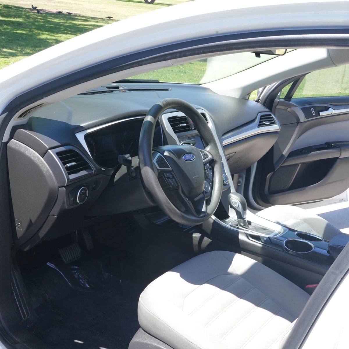 Used 2013 Ford Fusion S FWD image 2