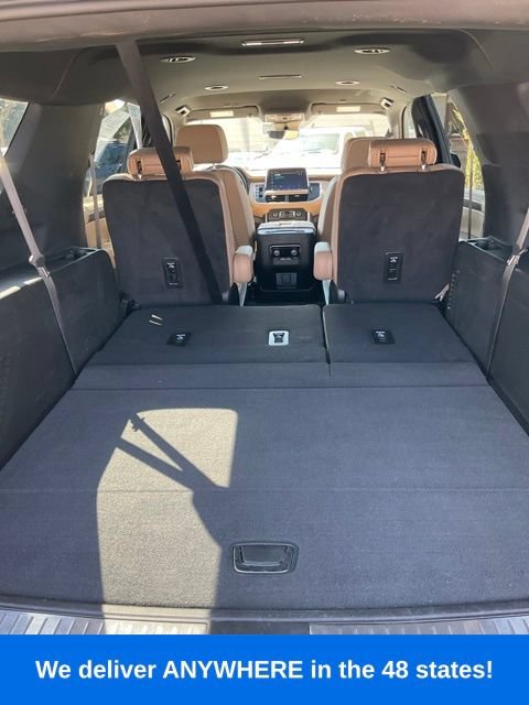 Used 2024 Chevrolet Suburban Premier AWD/4WD image 16