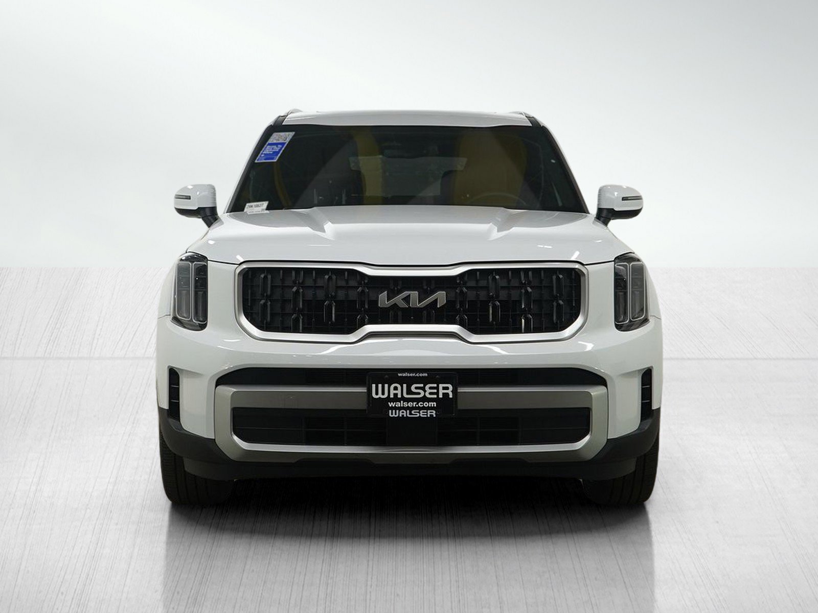 Used 2024 Kia Telluride EX w/ EX Captain's Chair Package image 8