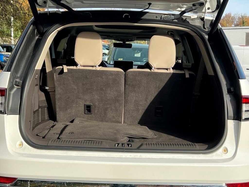 Certified 2022 Lincoln Aviator Reserve w/ Equipment Group 201A image 16