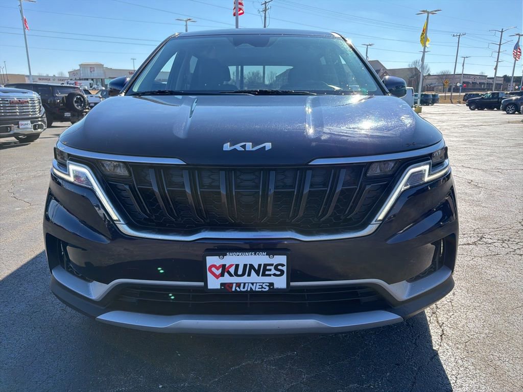 Used 2024 Kia Carnival LX image 10