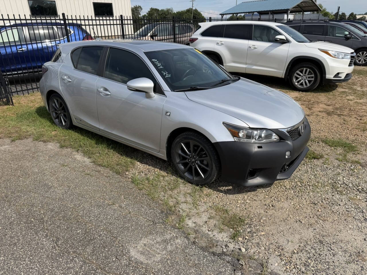 Used 2013 Lexus CT 200h w/ Premium Pkg FWD image 3