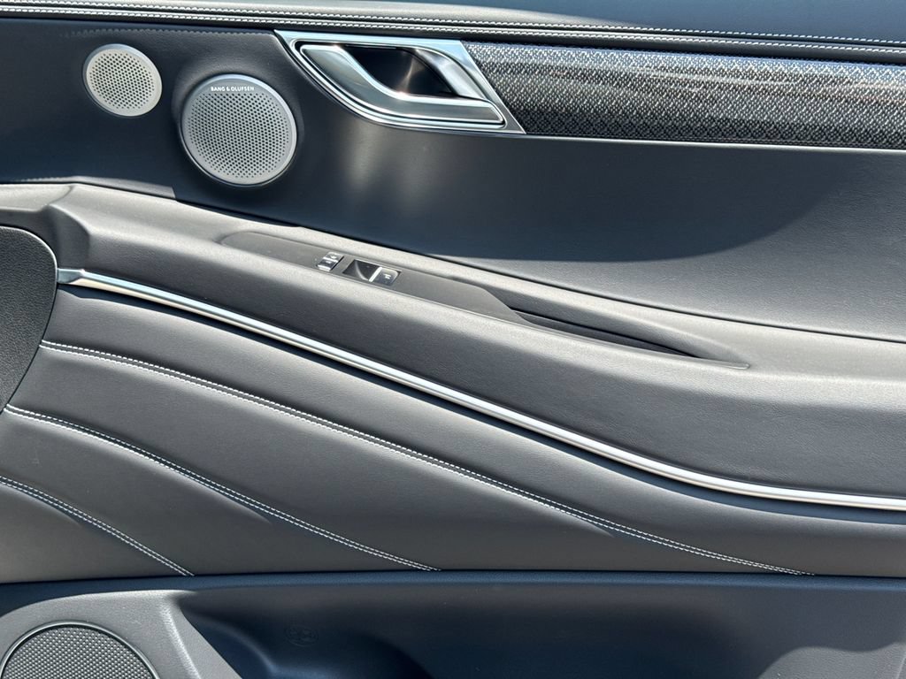 New 2026 Genesis GV80 3.5T e-SC AWD/4WD image 16