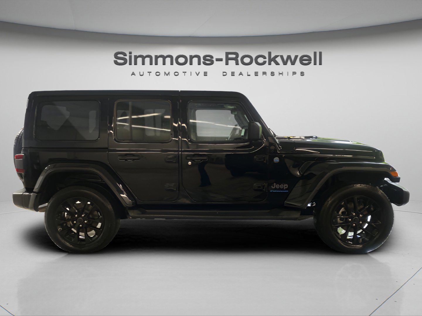 Used 2025 Jeep Wrangler Unlimited Sahara AWD/4WD image 6