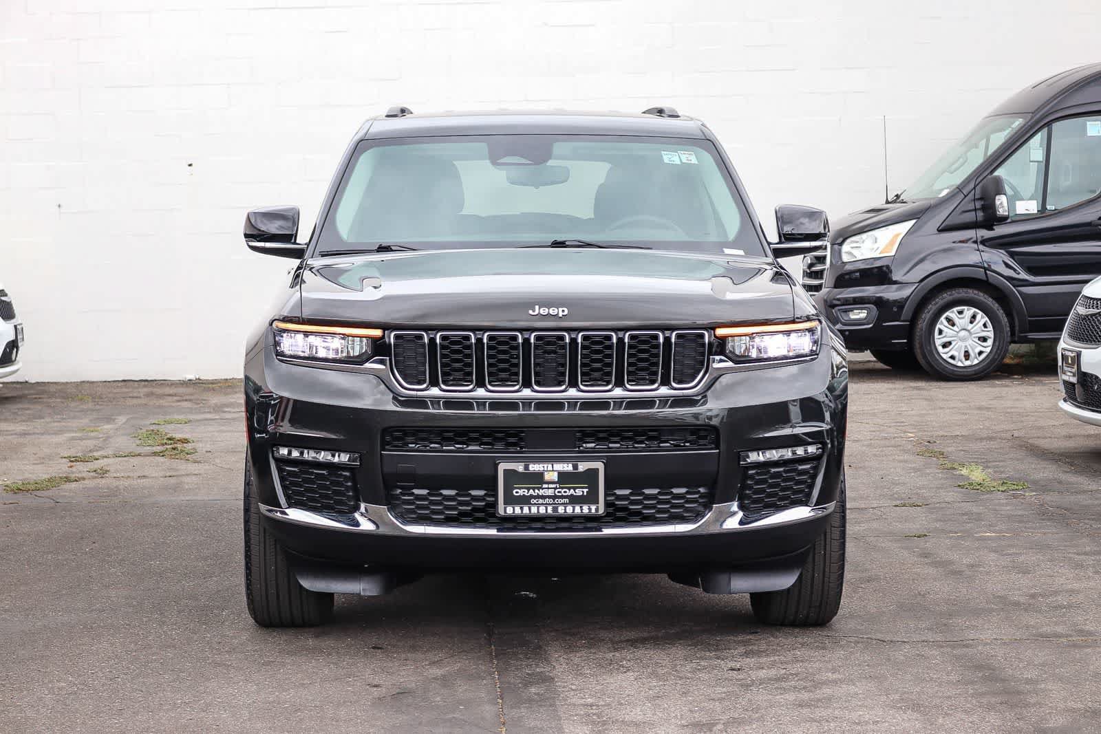 Used 2022 Jeep Grand Cherokee L Limited AWD/4WD image 2
