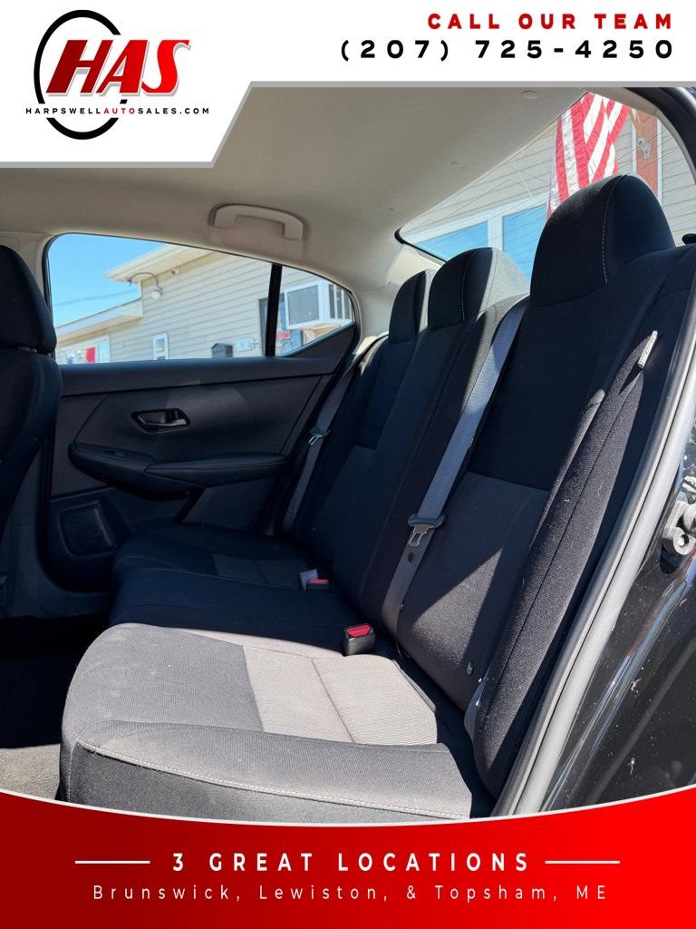 Used 2024 Nissan Sentra SV FWD image 11
