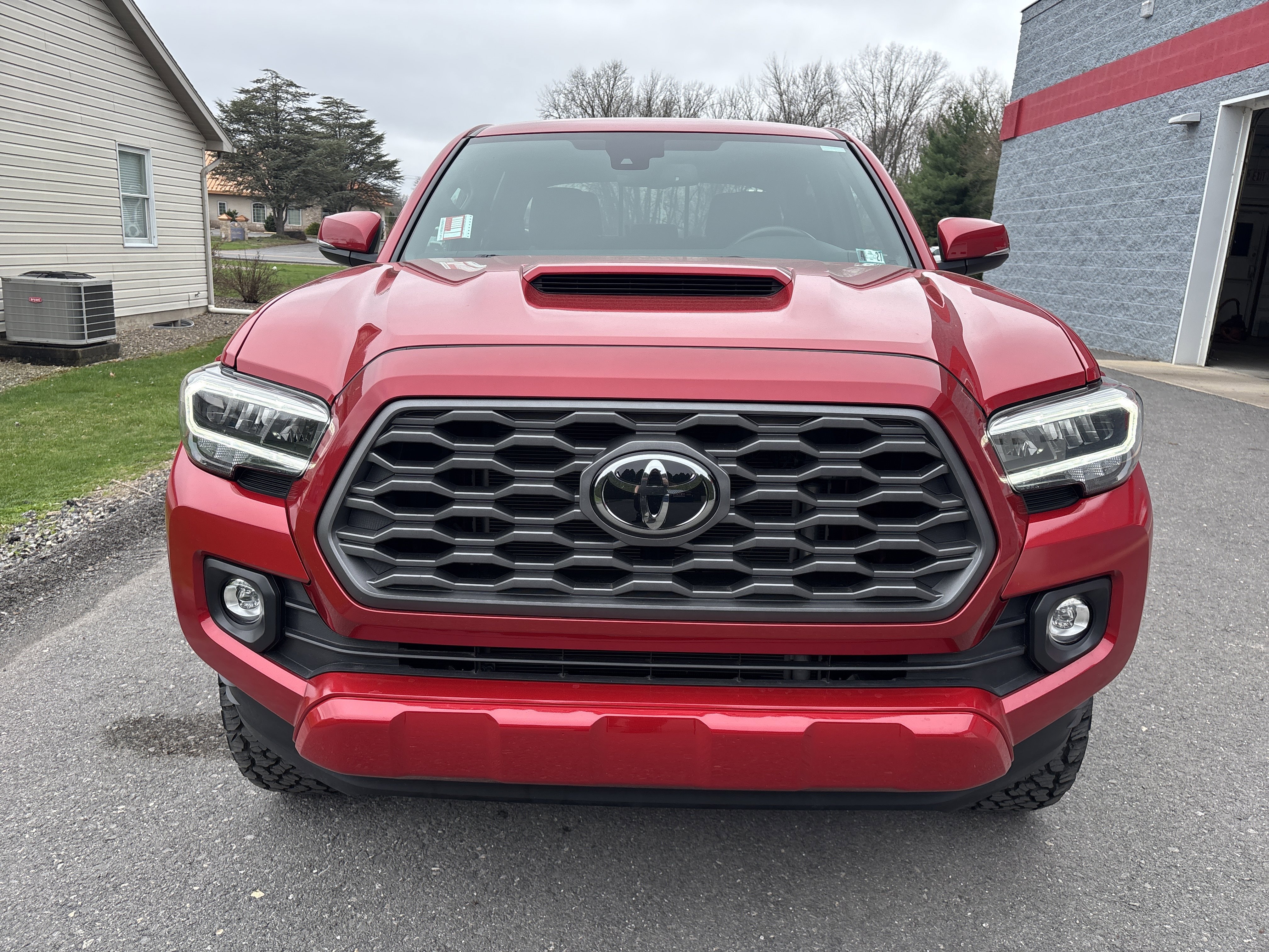 Used 2021 Toyota Tacoma TRD Sport w/ Technology Package image 8